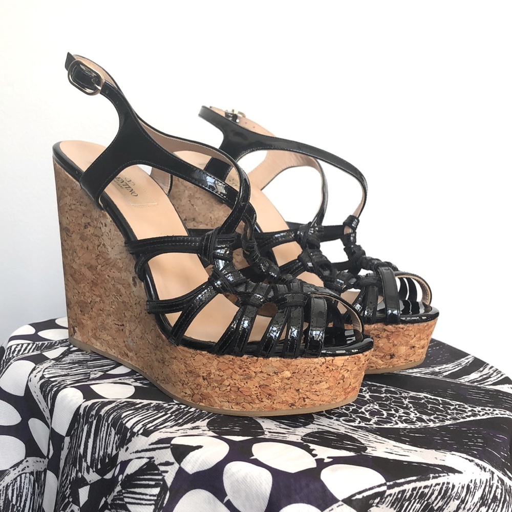 Worn once Valentino Garavani black wedge sandals